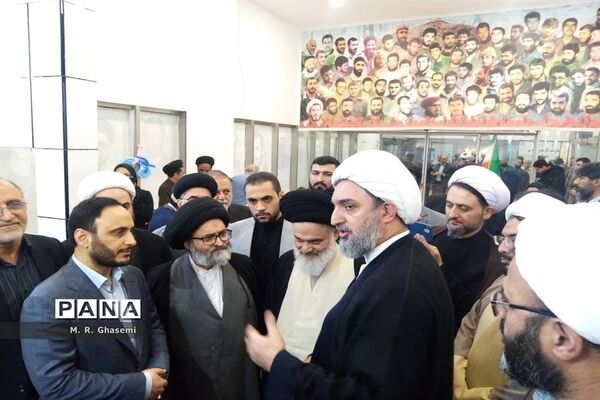 بازدید سخنگوی دولت از نخستین نمایشگاه «روایت پیشرفت» در قم