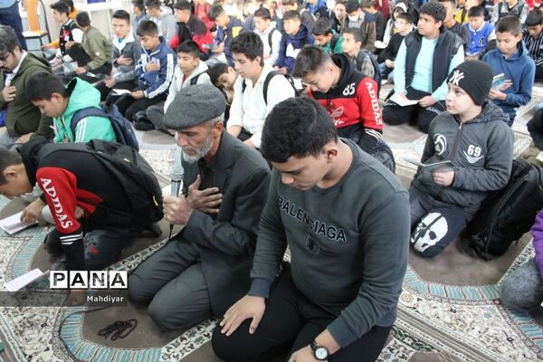 برگزاری مراسم دعای زیارت عاشورا در دبیرستان شهید علی تات شهر جوادآباد