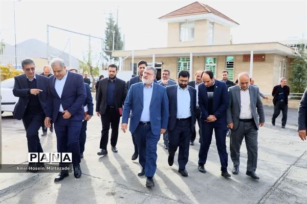 بازدید استاندار آذربایجان غربی از واحد های صنعتی