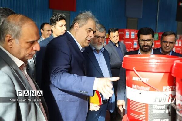بازدید استاندار آذربایجان غربی از واحد های صنعتی