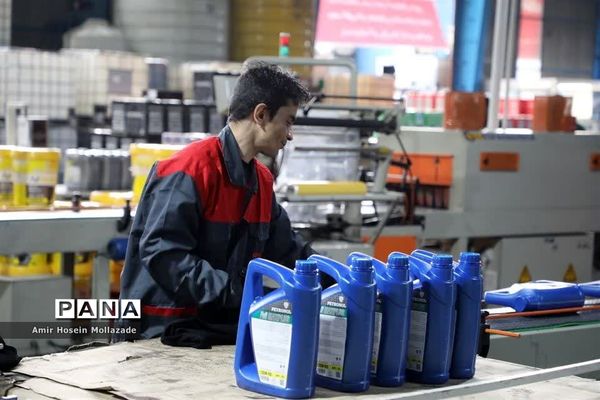 بازدید استاندار آذربایجان غربی از واحد های صنعتی