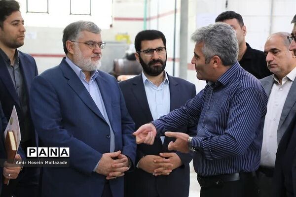 بازدید استاندار آذربایجان غربی از واحد های صنعتی