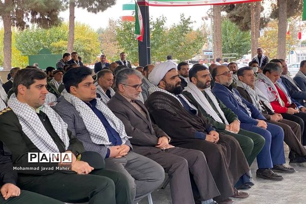 آیین غبارروبی و عطرافشانی مزار مطهر شهدای شهرستان قدس