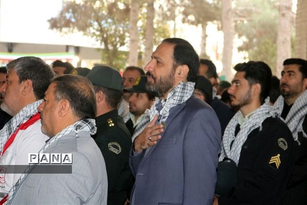 آیین غبارروبی و عطرافشانی مزار مطهر شهدای شهرستان قدس