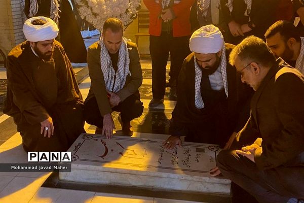 آیین غبارروبی و عطرافشانی مزار مطهر شهدای شهرستان قدس