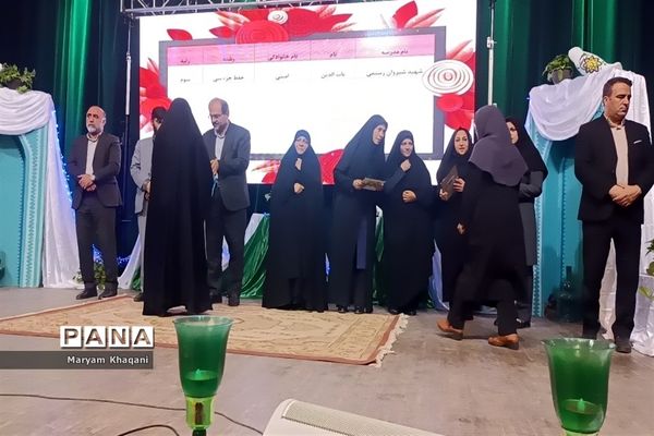 تجلیل از ستارگان قرآنی ناحیه 3 شیراز