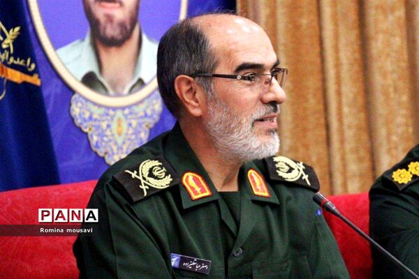 نشست خبری فرمانده سپاه عاشورا به‌مناسبت هفته بسیج