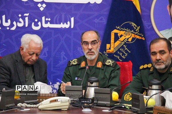 نشست خبری فرمانده سپاه عاشورا به‌مناسبت هفته بسیج