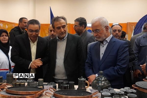 بازدید معاون حقوقی رئیس‌جمهوری از جشنواره کشوری «یاریگران زندگی»