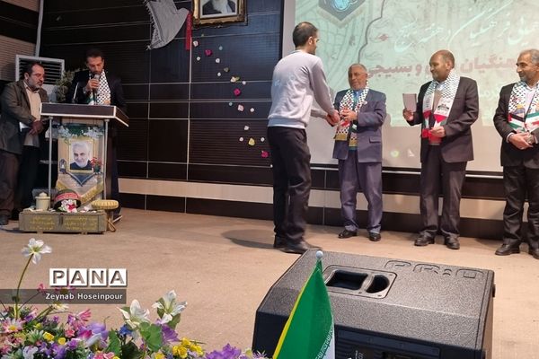 تجلیل از فرهنگیان بسیجی در کانون شهیدکافی شهریار