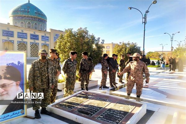 غبارروبی گلزار شهدای آرامگاه شهیدمدرس