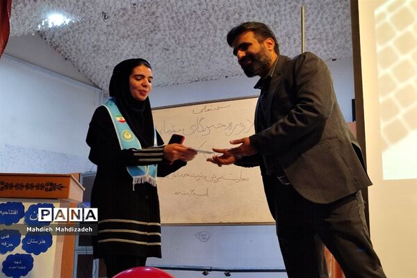 کارگاه آموزش مقدماتی خبرنگاری ویژه دانش‌آموزان ناحیه ۶ مشهد