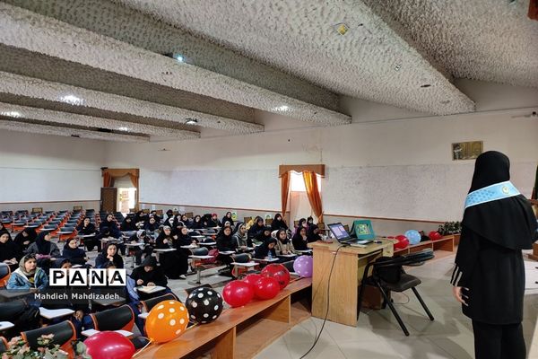 کارگاه آموزش مقدماتی خبرنگاری ویژه دانش‌آموزان ناحیه ۶ مشهد