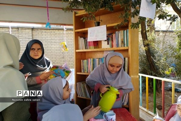 افتتاح کافه کتاب در آموزشگاه دخترانه آیت الله خامنه‌ای  شهرستان پیشوا
