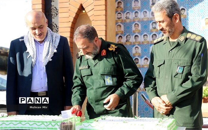 جشن آغاز هفته بسیج در اداره کل آموزش و پرورش استان برگزار شد