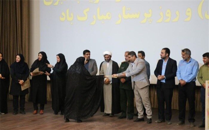 آیین تجلیل از پرستاران بیمارستان امام حسین(ع) شهر اهرم برگزار شد
