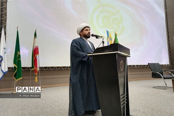 همایش «نوجهان» آغاز فعالیت شوراهای دانش‌آموزی در قم