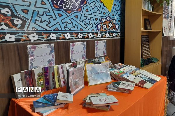 اختتامیه هفته کتاب و کتابخوانی در دبیرستان پاکان ملارد