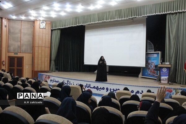 دومین روز آموزش دانش آموز خبرنگاران دختر در اهواز