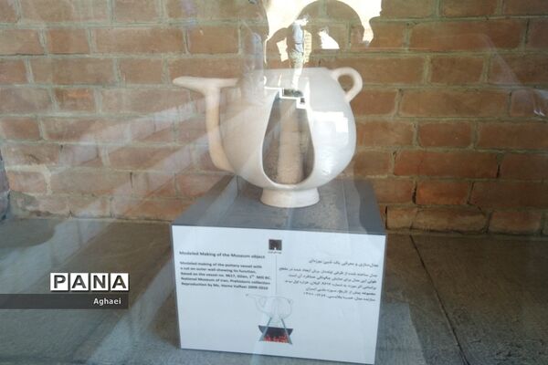 بازدید دانش‌آموزان علوم انسانی از موزه ایران باستان