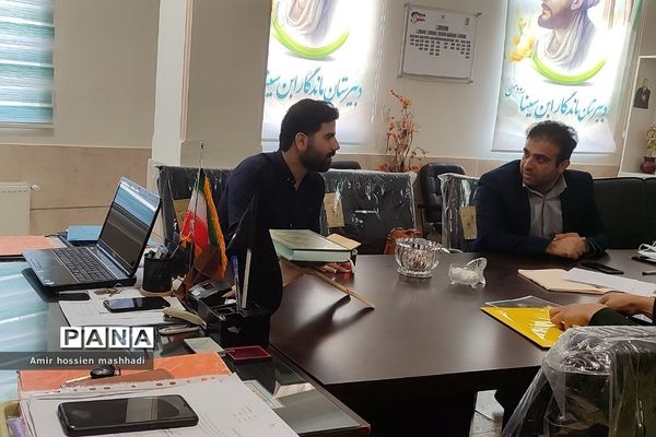 بازدید و ارزیابی کارشناسان آموزش و پرورش رودهن از دبیرستان ابن‌سینا رودهن