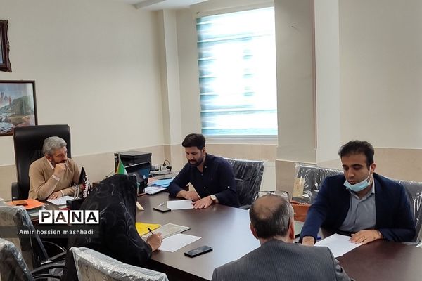 بازدید و ارزیابی کارشناسان آموزش و پرورش رودهن از دبیرستان ابن‌سینا رودهن