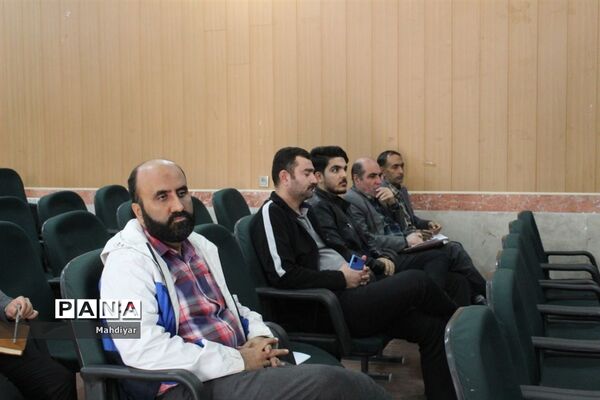 نشست مسائل آسیب‌های اجتماعی در اداره آموزش و پرورش شهر جوادآباد