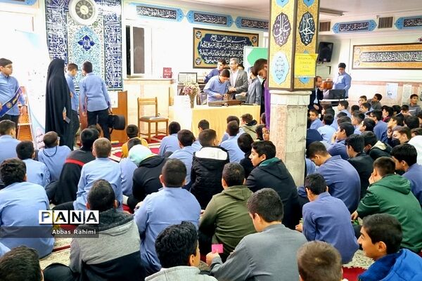 انتخابات وهمایش همیار مشاور در دبیرستان پسرانه  هیات امنایی نور در پاکدشت