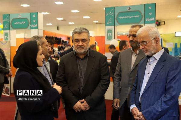 بازدید مشاور عالی رئیس ستادکل نیروهای مسلح از نمایشگاه یاریگران زندگی