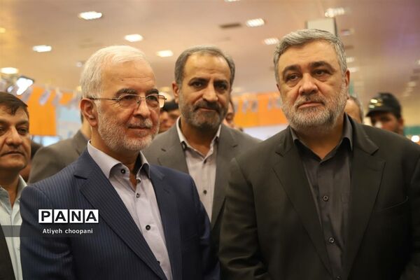 بازدید مشاور عالی رئیس ستادکل نیروهای مسلح از نمایشگاه یاریگران زندگی