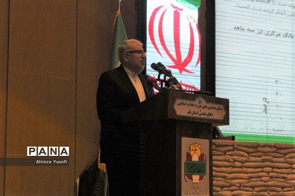 بازدید وزیر نفت از نمایشگاه «روایت پیشرفت» در قم