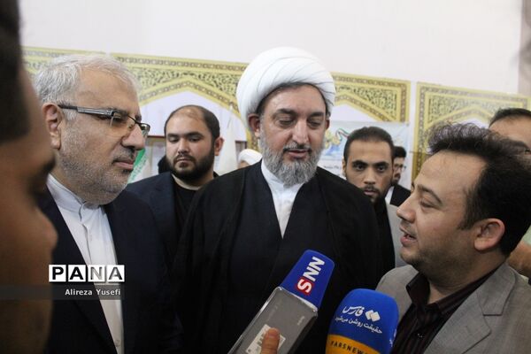 بازدید وزیر نفت از نمایشگاه «روایت پیشرفت» در قم