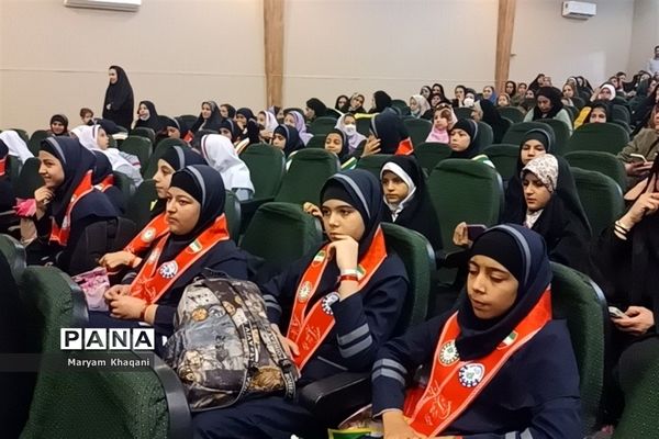 تجلیل از ستارگان قرآنی مقطع دبستان ناحیه 3 شیراز