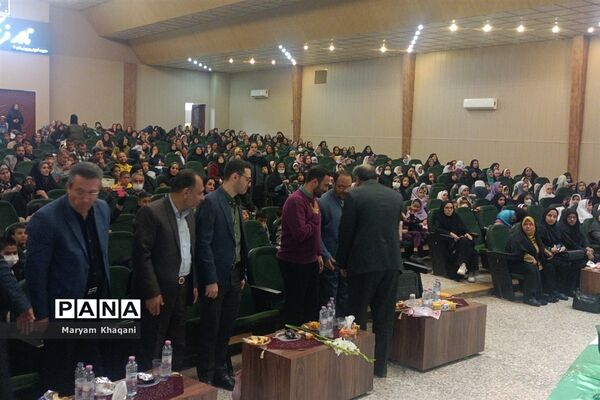 تجلیل از ستارگان قرآنی مقطع دبستان ناحیه 3 شیراز