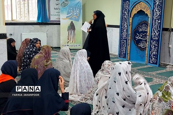 برگزاری نماز جماعت با حضور امام جمعه باقرشهر و کهریزک در دبیرستان ریحانه‌النبی