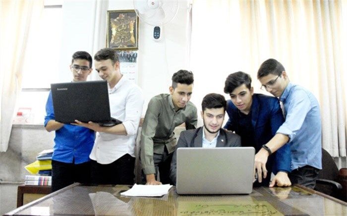 استفاده از فضای مدارس برای نمایش محصولات تولیدی دانش‌آموزان