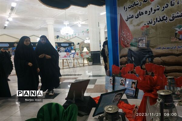 بازدید دانش‌آموزان دبیرستان شاهد مطهره از نمایشگاه ایران مرز پرگهر