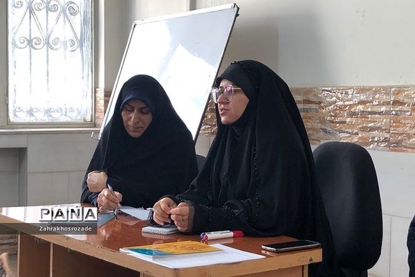 جلسه توجیهی واحد‌های پرورشی ویژه مدیران متوسطه اول و دوم در ناحیه دو ری