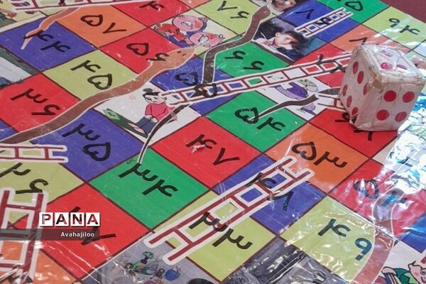 بازدید دانش‌آموزان ناحیه دو ری از نمایشگاه یاریگران زندگی