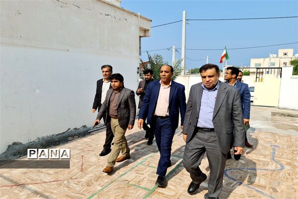 دیدار صمیمانه مدیرکل آموزش و پرورش هرمزگان با دانش‌آموزان بوموسی