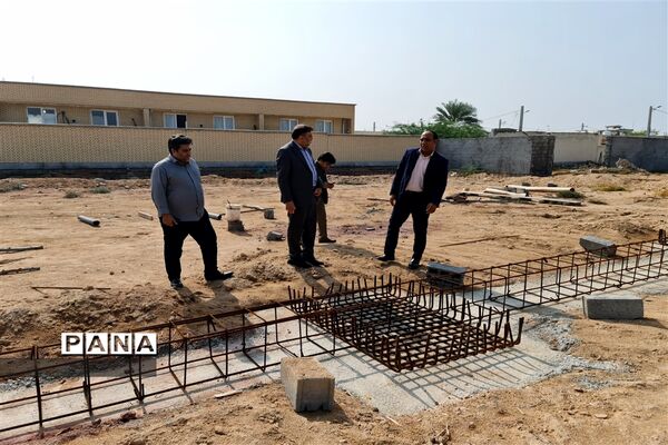دیدار صمیمانه مدیرکل آموزش و پرورش هرمزگان با دانش‌آموزان بوموسی
