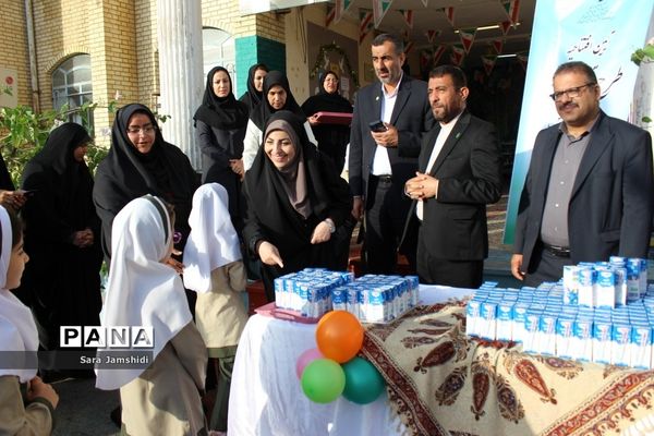 طرح توزیع شیر رایگان در مدارس استان بوشهر