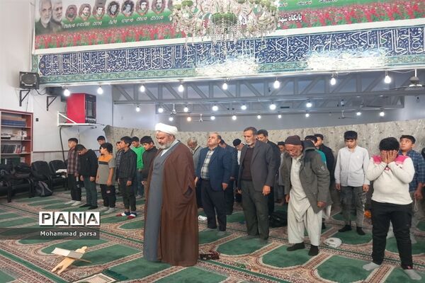 برگزاری نماز جماعت دانش‌آموزان مدرسه شهید طباطبایی جوادآباد با طعم توانمندی فرهنگی و معنوی