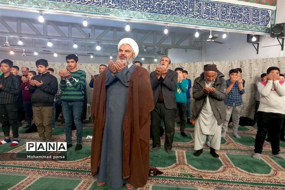 برگزاری نماز جماعت دانش‌آموزان مدرسه شهید طباطبایی جوادآباد با طعم توانمندی فرهنگی و معنوی