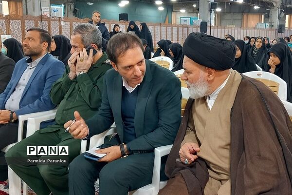 اعزام دانش‌آموزان دختر شهرستان ‌بهارستان به اردوی معنوی راهیان‌نور