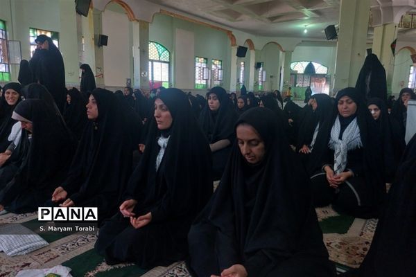 حضور دسته‌جمعی نومعلمان فارس در محضر اساتید ایثار و شهادت