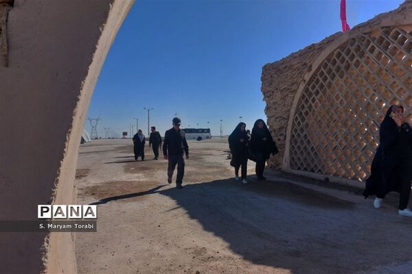 حضور دسته‌جمعی نومعلمان فارس در محضر اساتید ایثار و شهادت