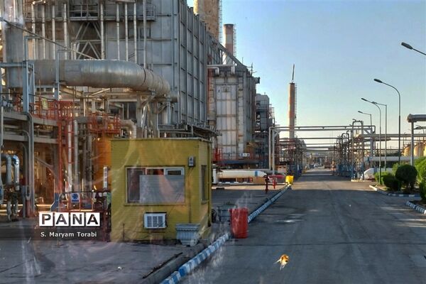 اردوی راهیان پیشرفت و بازدید نومعلمان استان فارس از شرکت پالایش نفت آبادان