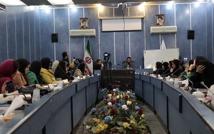 شاعران نوجوان به مطالعه متعهد ‌شوند