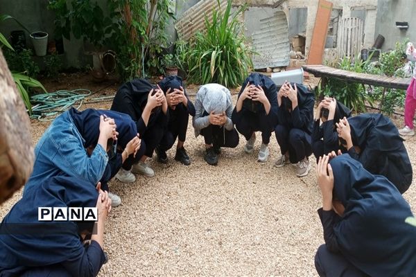 آموزش ایمنی در برابر زلزله ویژه‌ی دانش‌آموزان پارسیان